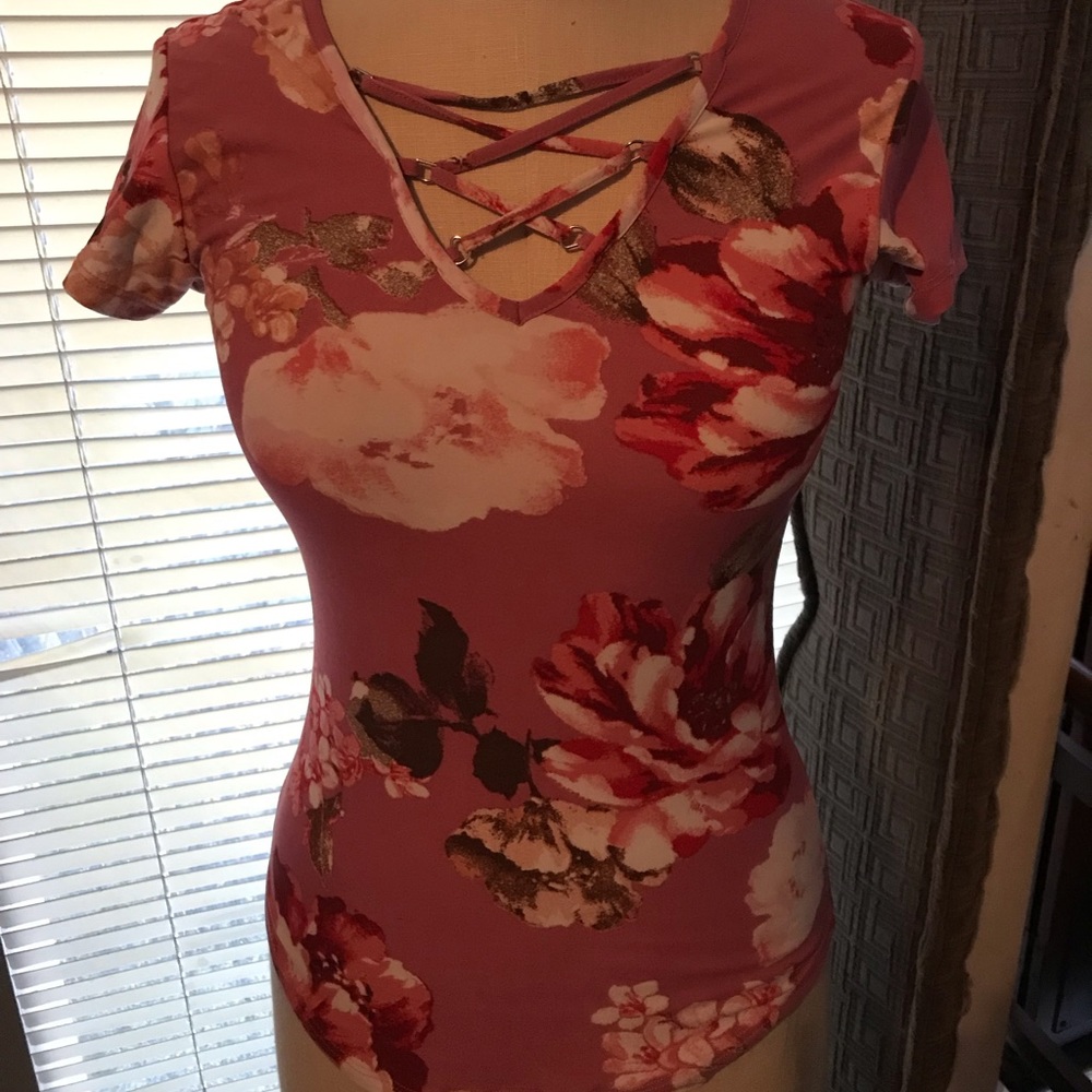 Flower v neck top